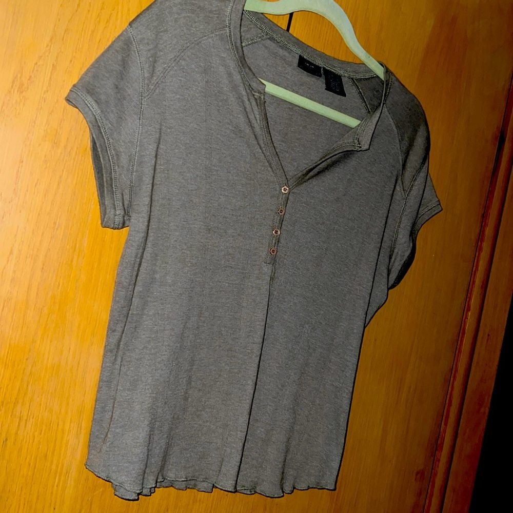 Bailey’s Point Woman’s Top SIZE XL